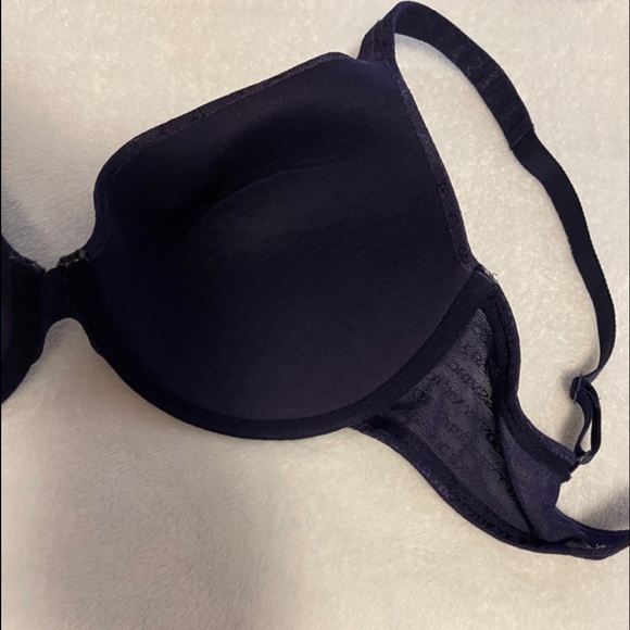 Victoria Secrets Bra - Picture 10 of 10